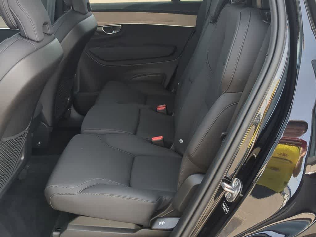 Used 2026 Volvo XC90 B6 Plus w/ Protection Package Premier AWD/4WD image 18