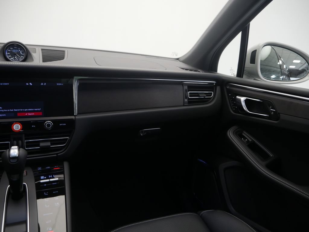 New 2026 Porsche Macan GTS AWD/4WD image 35