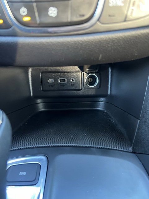 Used 2020 Chevrolet Equinox LT image 36