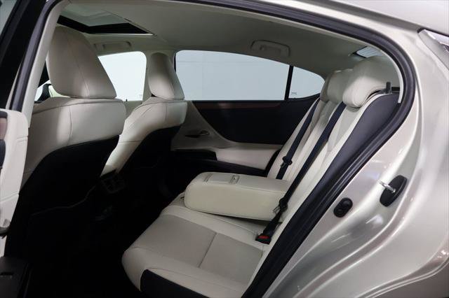 Certified 2025 Lexus ES 300h w/ Premium Package FWD image 11