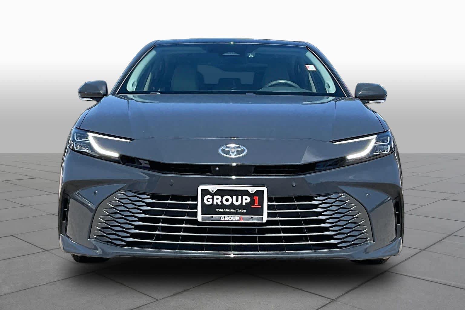 Used 2025 Toyota Camry XLE w/ Premium Plus Package FWD image 4