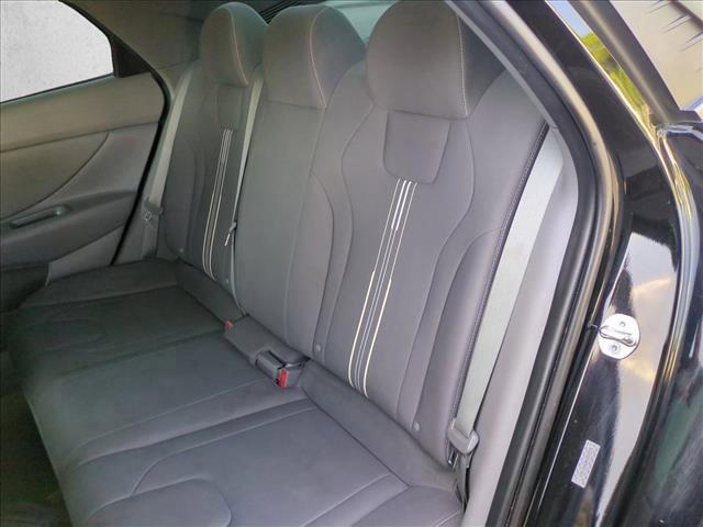 Used 2023 Hyundai Elantra SEL w/ Convenience Package image 17