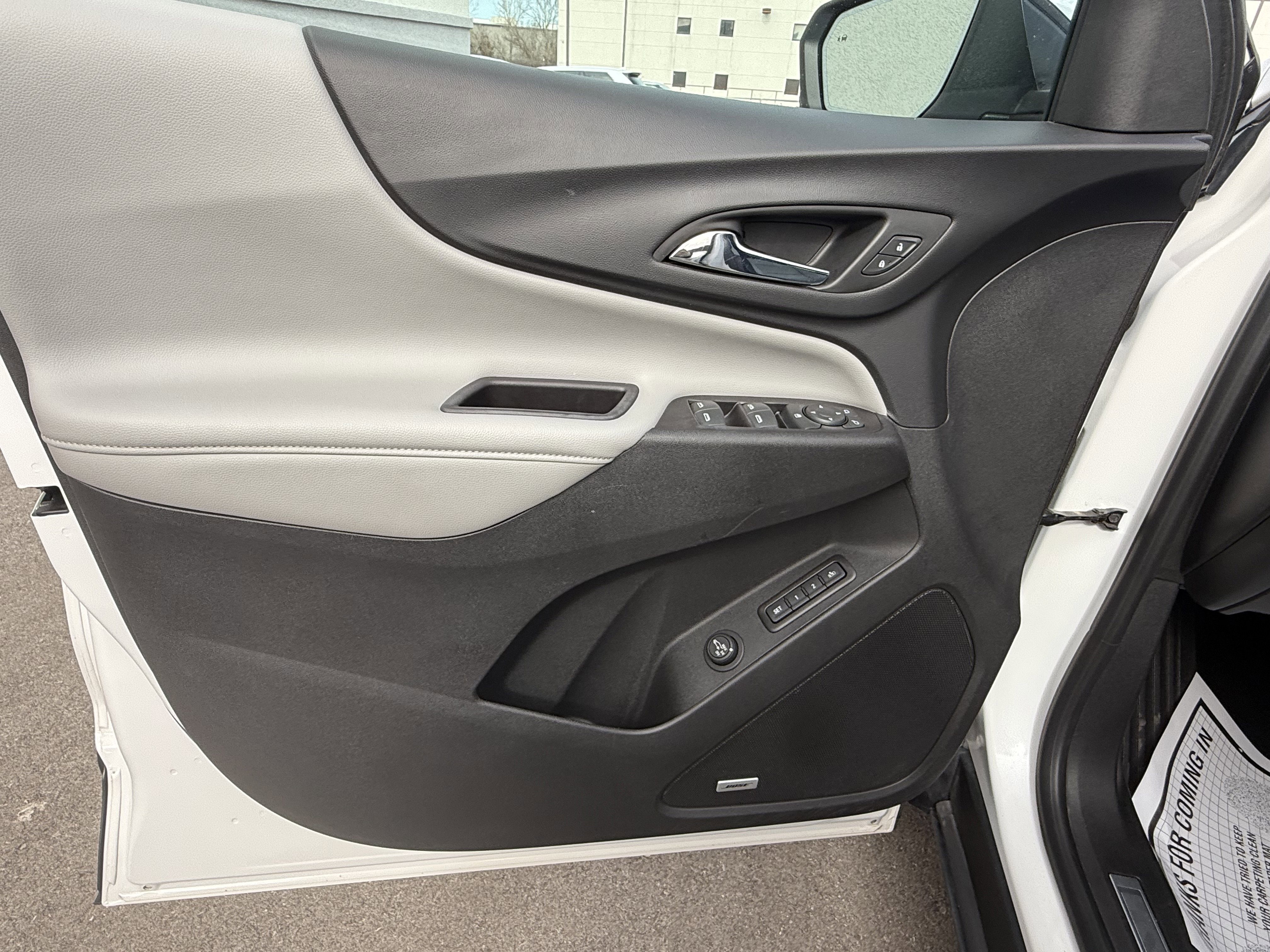 Used 2019 Chevrolet Equinox Premier image 16