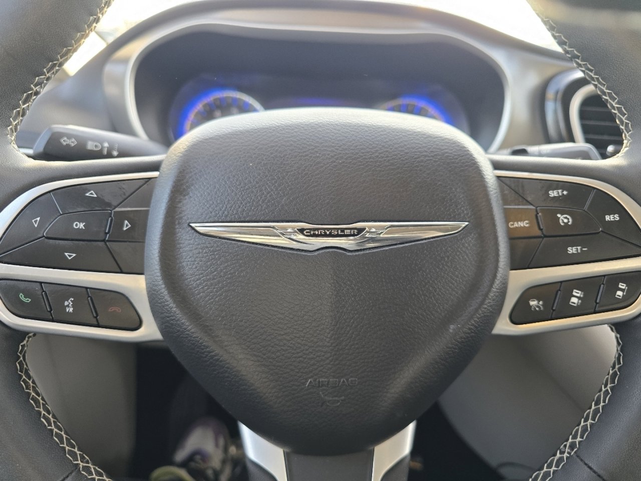 Used 2022 Chrysler Pacifica Touring-L image 25