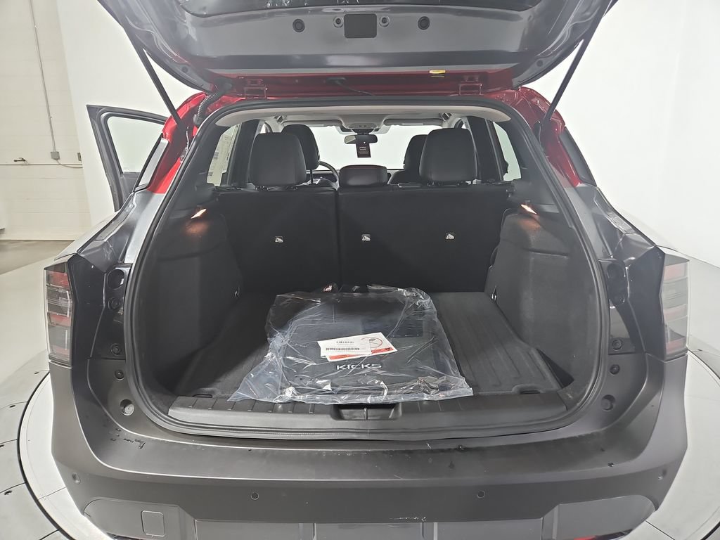 New 2026 Nissan Kicks SR w/ SR Premium Package AWD/4WD image 22