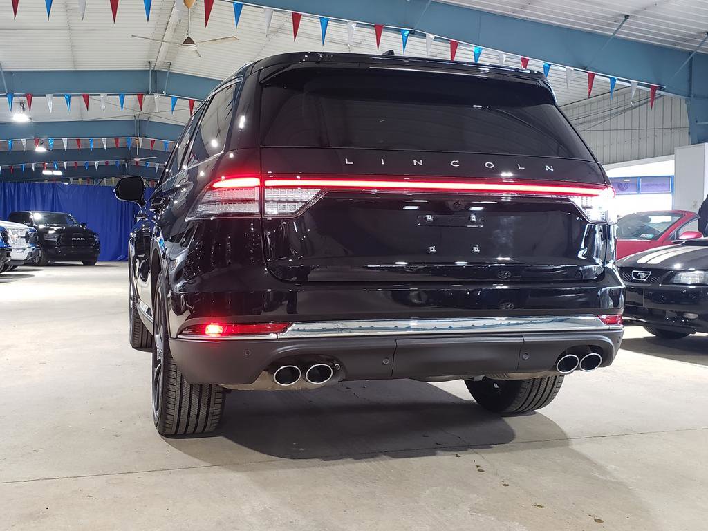Used 2025 Lincoln Aviator Reserve w/ Equipment Group 201A image 6