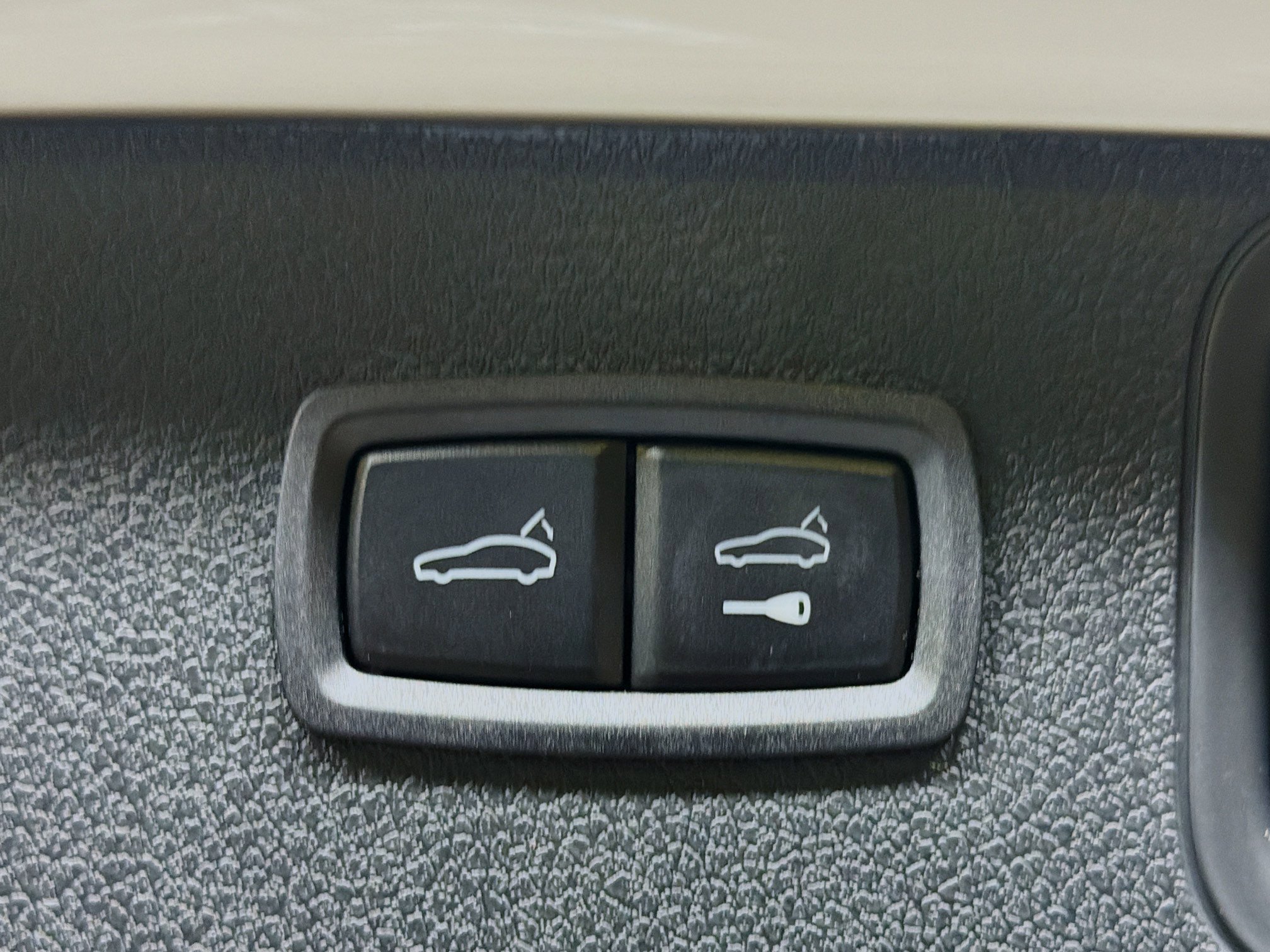 Certified 2026 Porsche Macan AWD/4WD image 14