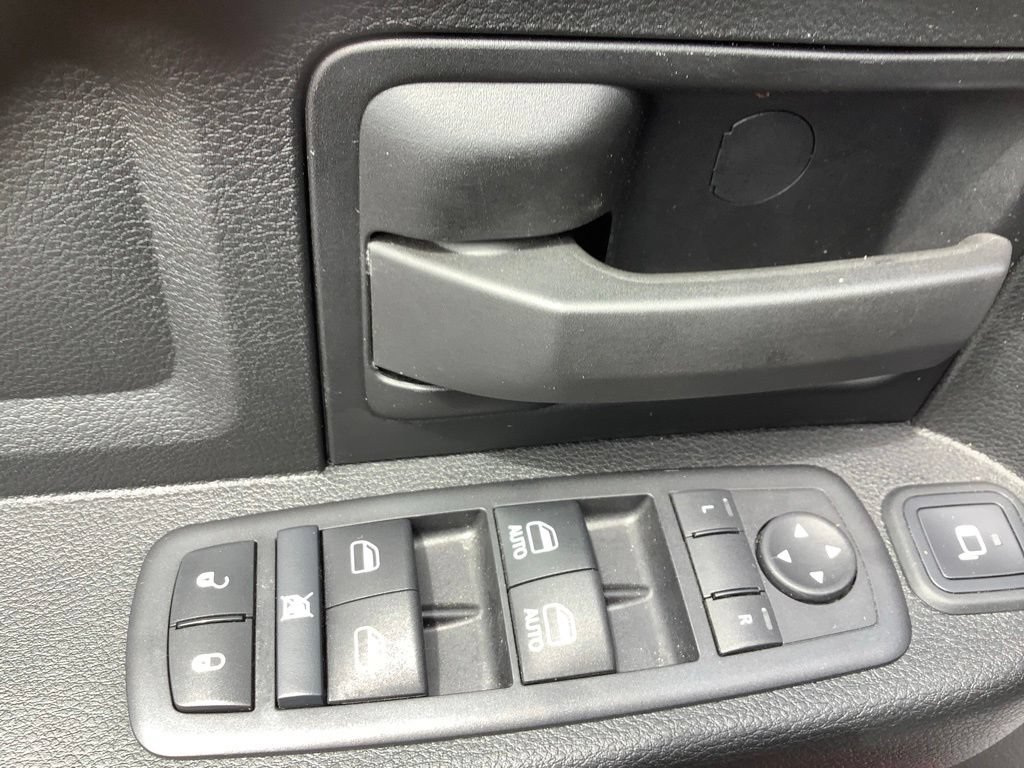 Used 2024 RAM 5500 Tradesman w/ Chrome Appearance Group AWD/4WD image 19