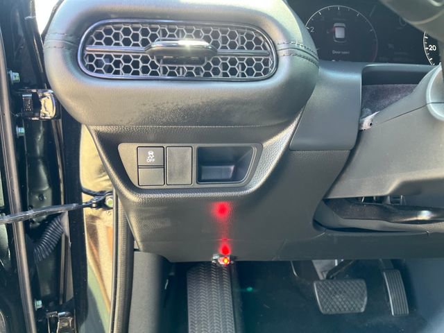 Certified 2025 Honda HR-V LX image 31