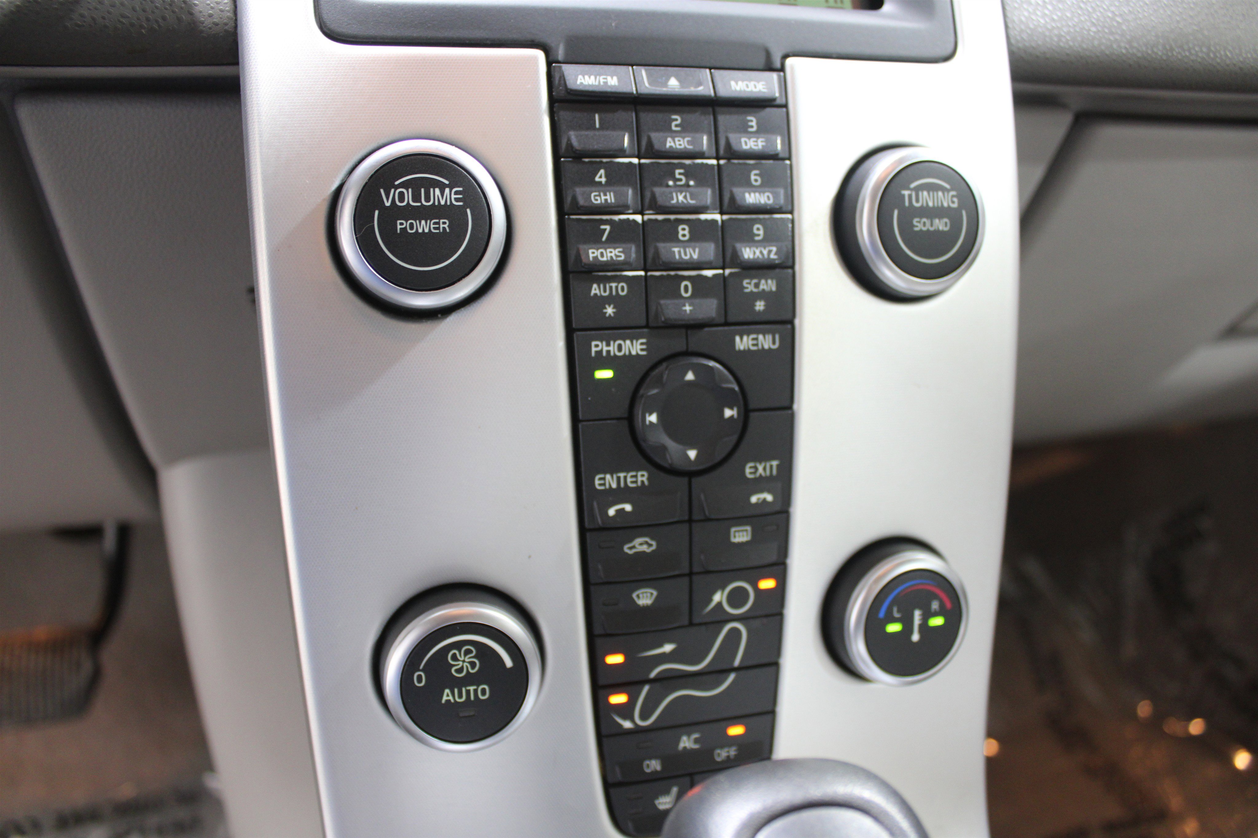 Used 2011 Volvo V50 T5 image 13