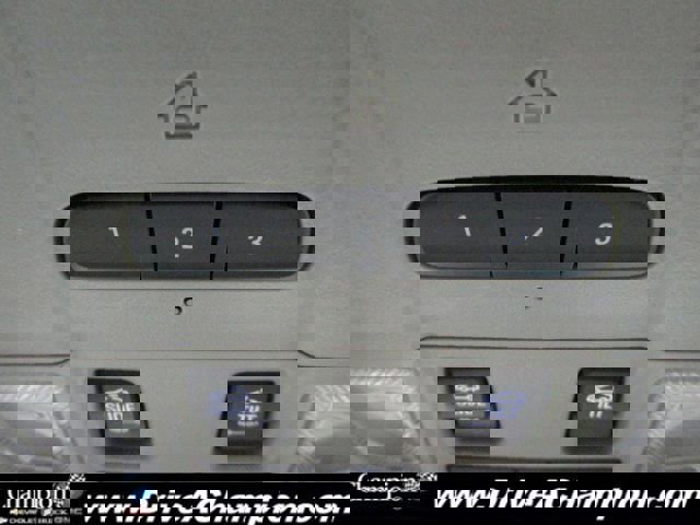 Used 2022 GMC Acadia SLT w/ Technology Package image 48