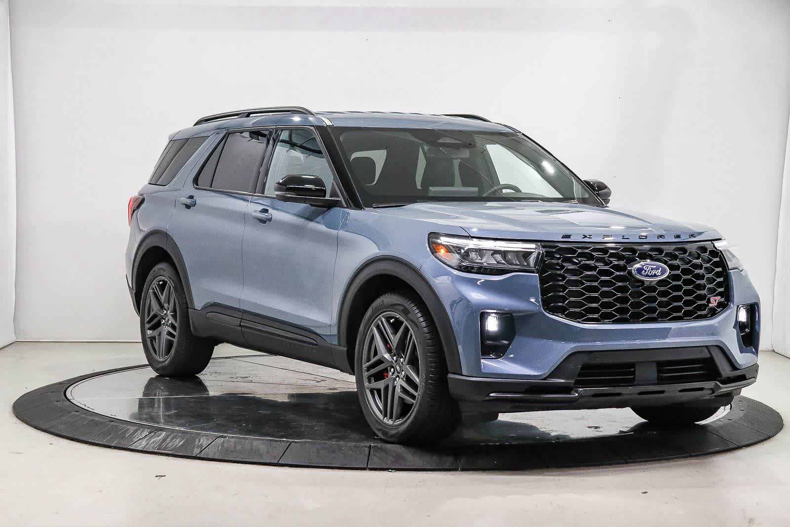 Used 2025 Ford Explorer ST RWD image 5