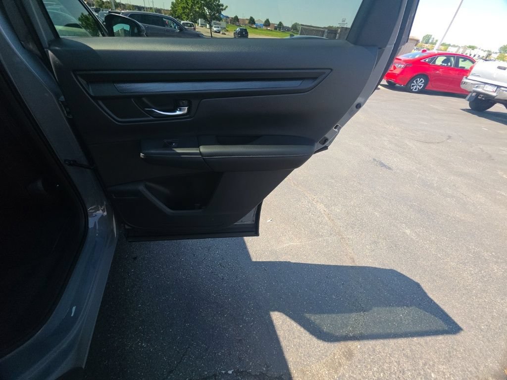 Used 2025 Honda CR-V LX image 28