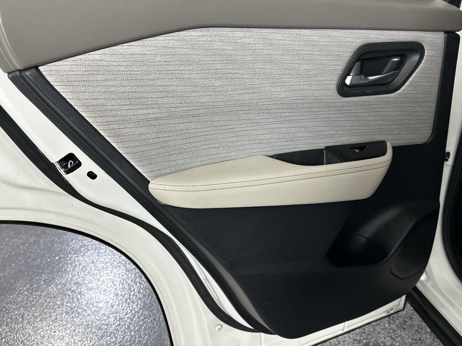 Certified 2023 Nissan Rogue SV image 34