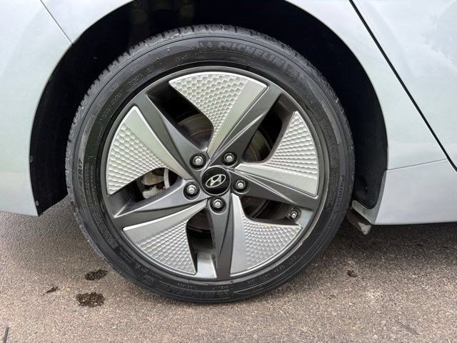 Used 2020 Hyundai Ioniq Limited FWD image 18