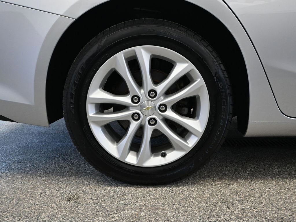 Used 2018 Chevrolet Malibu LT w/ LPO, Convenience Package 2 image 17