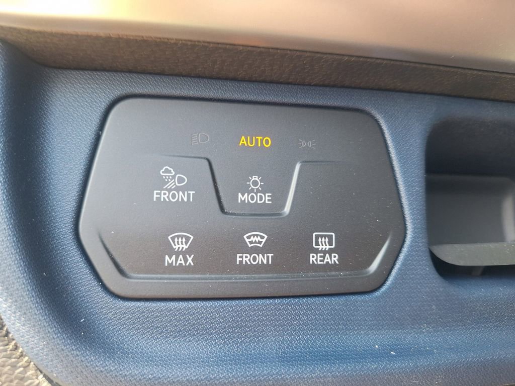 New 2025 Volkswagen ID. Buzz Pro S Plus image 12