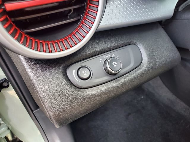 Certified 2024 Chevrolet Trax RS w/ Sunroof Package image 20