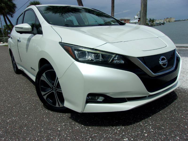 Used 2018 Nissan Leaf SL w/ SL Technology Package FWD image 3