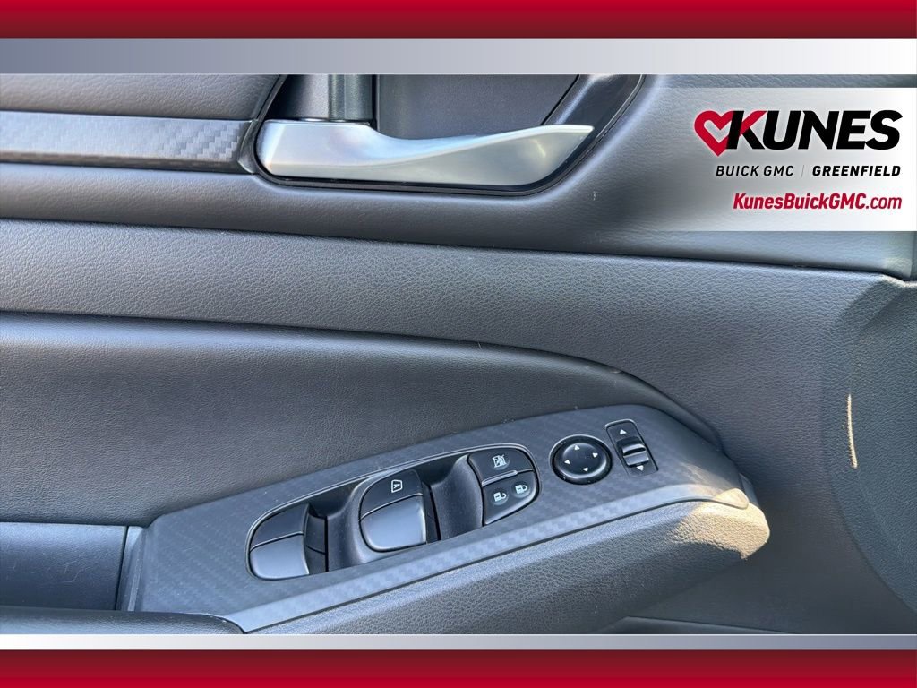Used 2024 Nissan Altima 2.5 SV FWD image 22