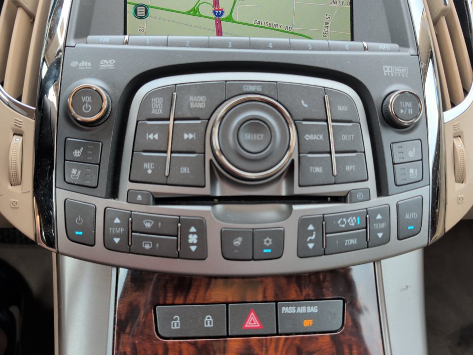 Used 2012 Buick LaCrosse Touring FWD image 22