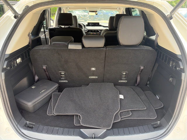 Used 2024 MAZDA CX-90 Plug-In Hybrid w/ Preferred AWD/4WD image 13