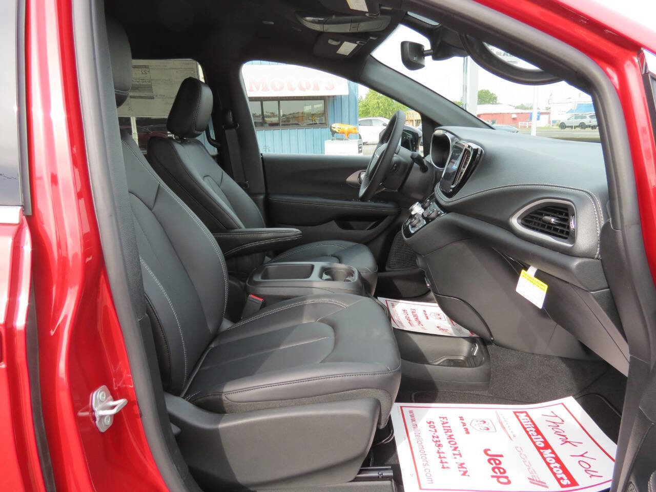New 2026 Chrysler Pacifica Select image 17