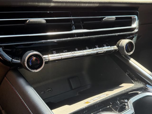 Used 2024 Chevrolet Traverse RS AWD/4WD image 24