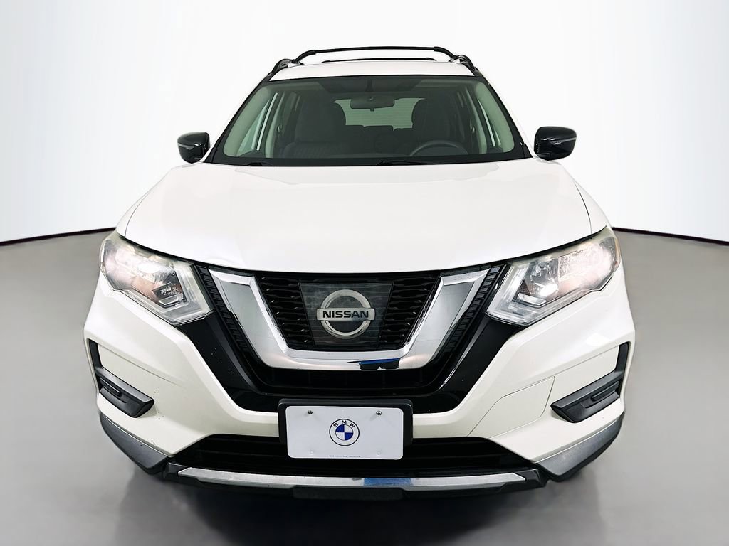 Used 2017 Nissan Rogue SV w/ Midnight Edition FWD image 2
