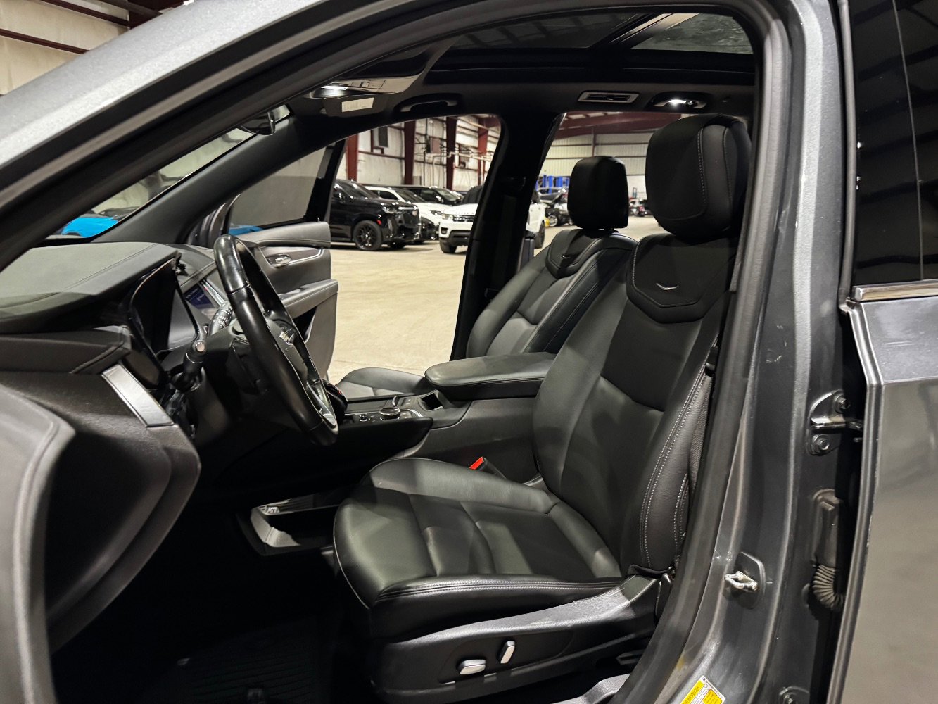 Used 2022 Cadillac XT6 Luxury AWD/4WD image 14