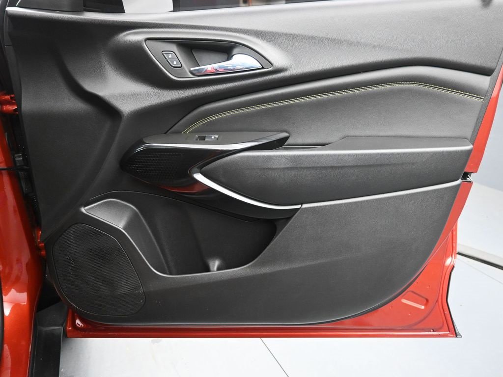 Used 2024 Chevrolet Trax ACTIV w/ Sunroof Package image 30