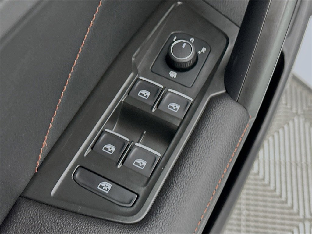 Used 2024 Volkswagen Tiguan Wolfsburg Edition image 21