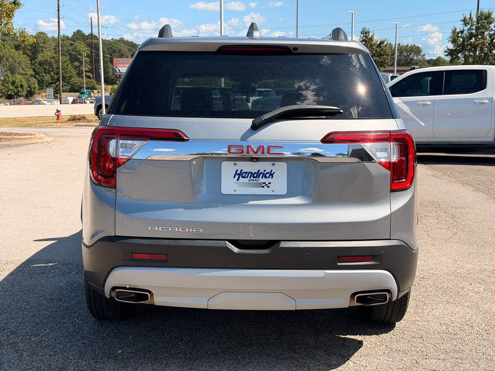 Used 2023 GMC Acadia SLT FWD image 11