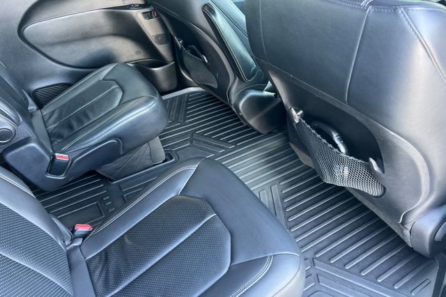 Used 2019 Chrysler Pacifica Touring-L w/ Advanced Safetytec Group image 18