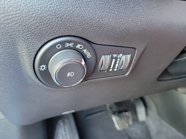 Used 2026 Jeep Compass Limited AWD/4WD image 32
