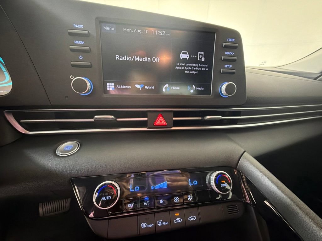 Certified 2025 Hyundai Elantra Hybrid FWD image 16