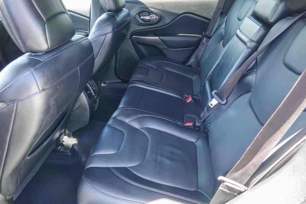 Used 2019 Jeep Cherokee Limited image 17