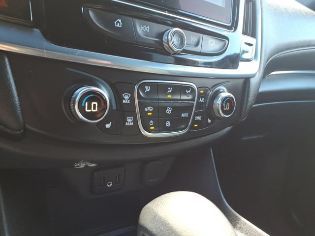 Used 2022 Chevrolet Traverse LT w/ LPO, Blackout Package AWD/4WD image 21