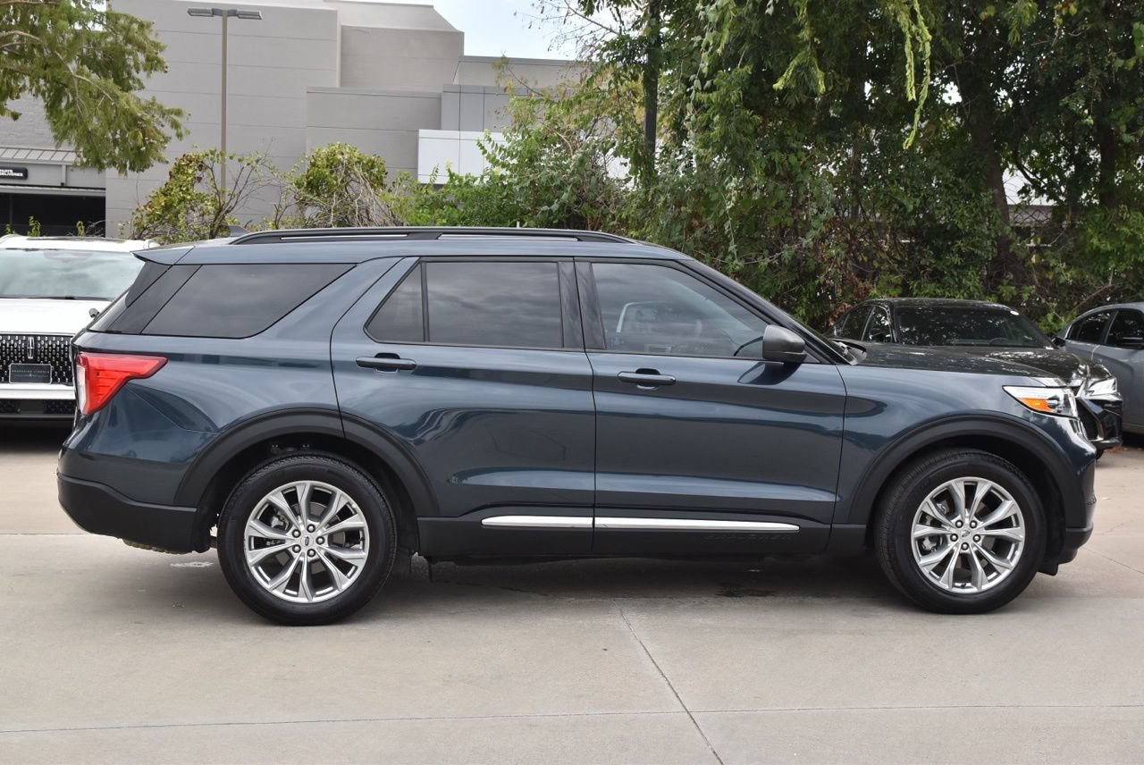 Certified 2023 Ford Explorer XLT w/ Equipment Group 202A RWD image 6