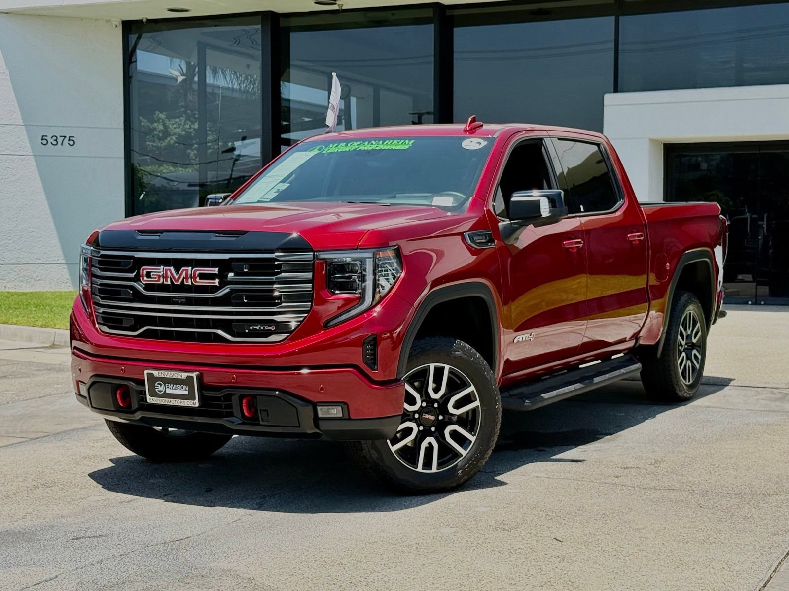 Used 2025 GMC Sierra 1500 AT4 w/ Technology Package AWD/4WD image 2