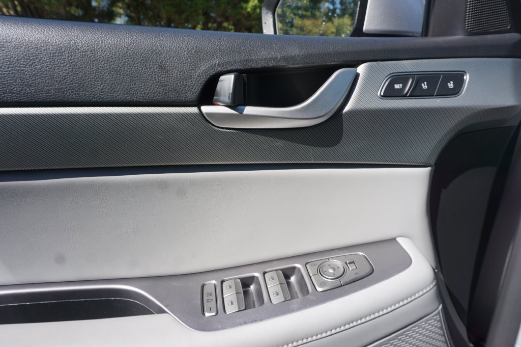 Used 2024 Hyundai Palisade SEL FWD image 4