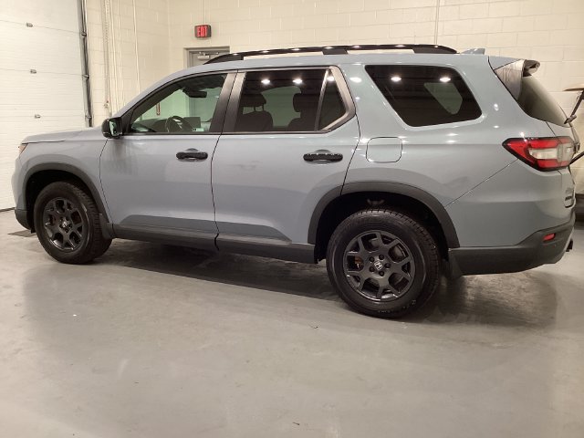 Used 2024 Honda Pilot TrailSport image 4