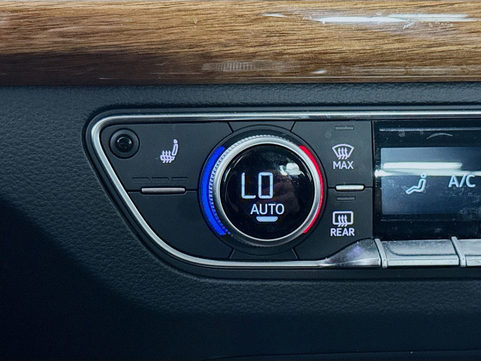 Used 2023 Audi Q5 2.0T Premium w/ Convenience Package image 19