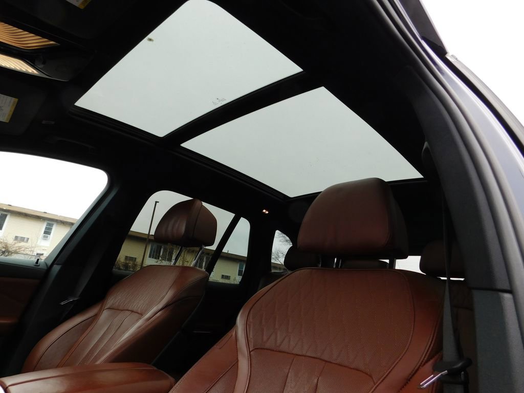 Used 2021 BMW X5 M50i w/ Premium Package image 20