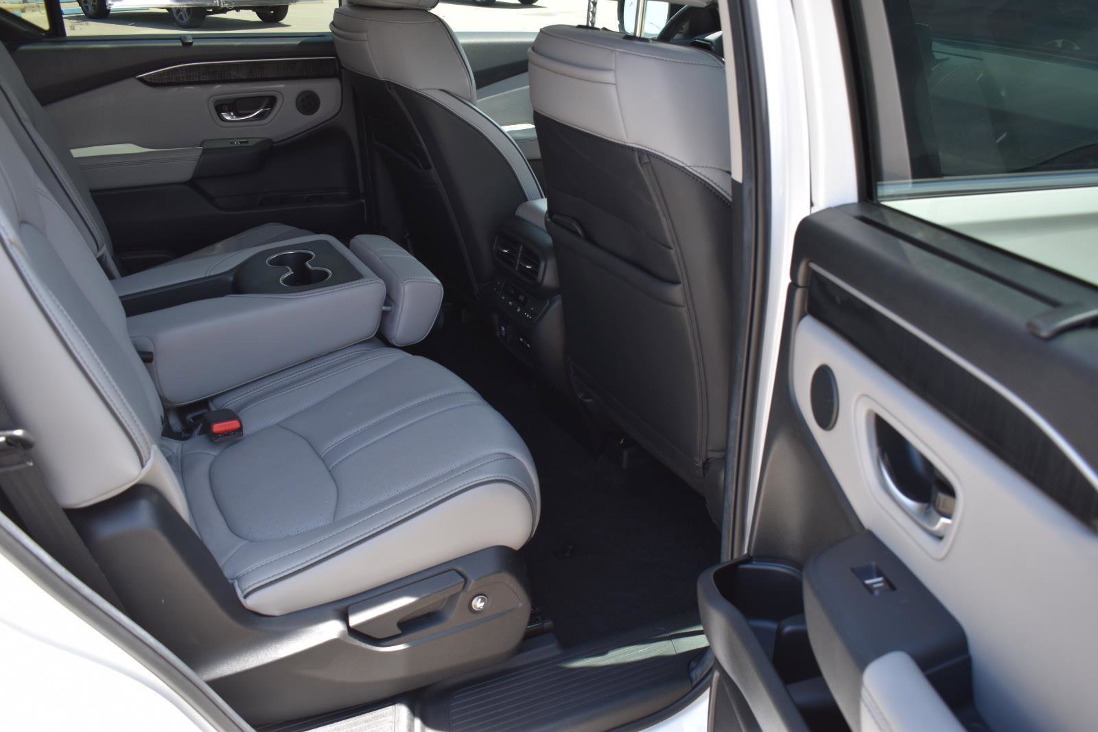 Used 2025 Honda Pilot Elite image 19