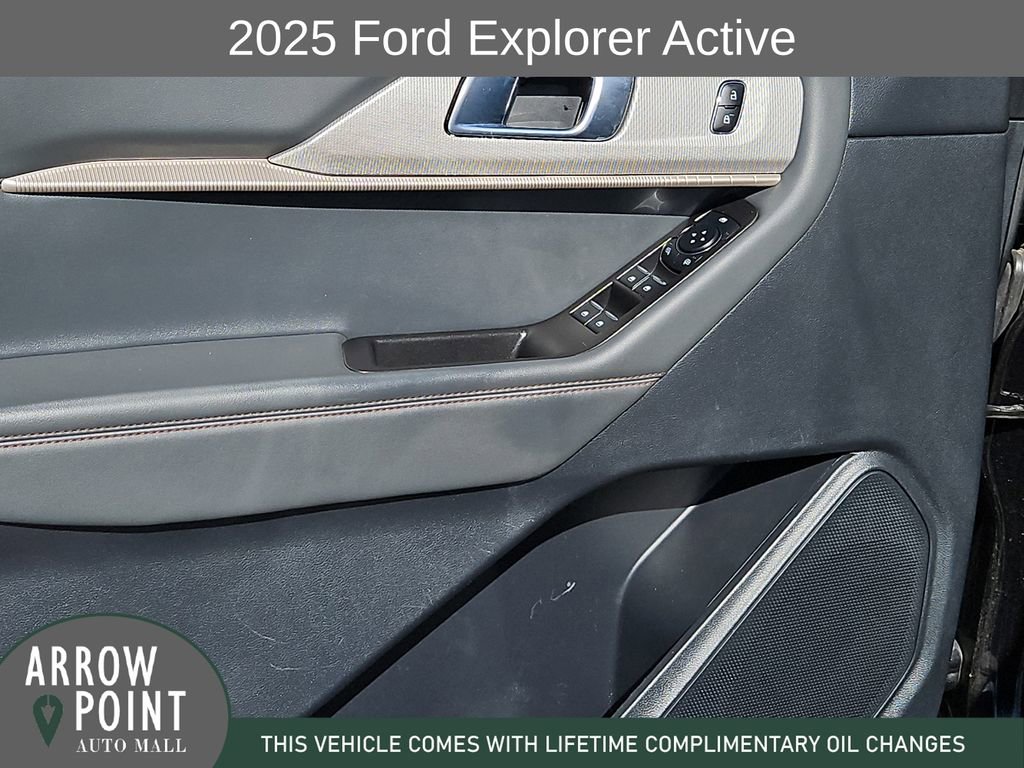 Used 2025 Ford Explorer Active w/ Active Comfort Package RWD image 21