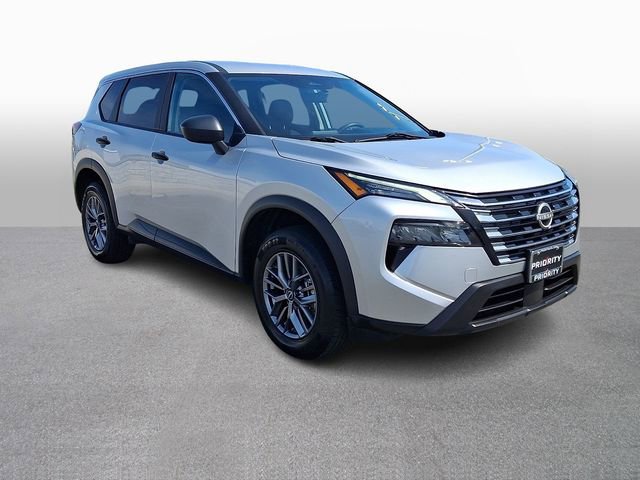 Used 2024 Nissan Rogue S image 3
