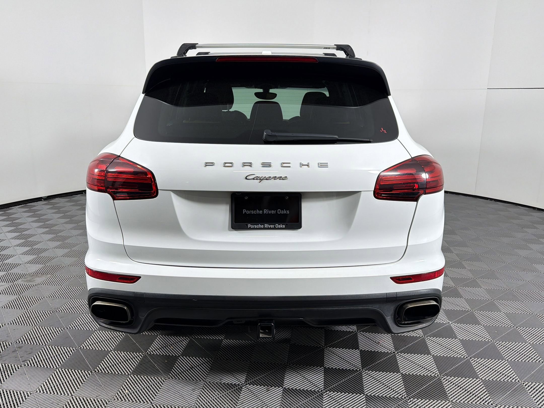 Used 2016 Porsche Cayenne AWD/4WD image 10