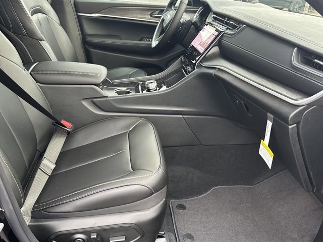 New 2025 Jeep Grand Cherokee L Limited w/ Black Appearance Package image 15