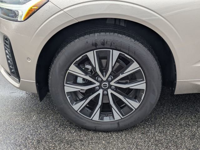 Used 2025 Volvo XC60 B5 Plus image 7